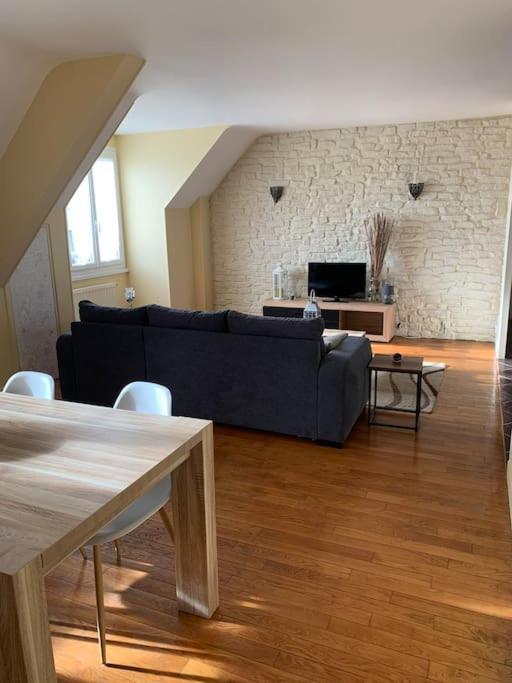 Nevers, Appartement De Standing Proche De La Gare Екстериор снимка