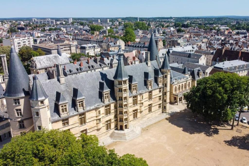 Nevers, Appartement De Standing Proche De La Gare Екстериор снимка