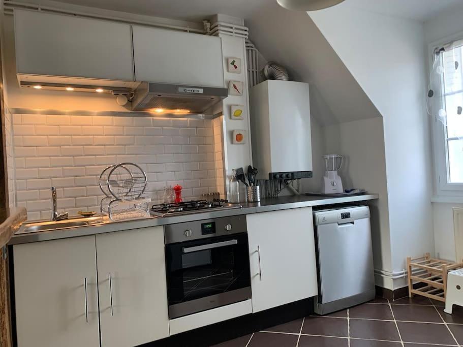 Nevers, Appartement De Standing Proche De La Gare Екстериор снимка